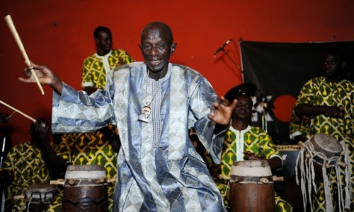 Article : Sénégal:  mort du célèbre percussionniste Doudou Ndiaye Rose