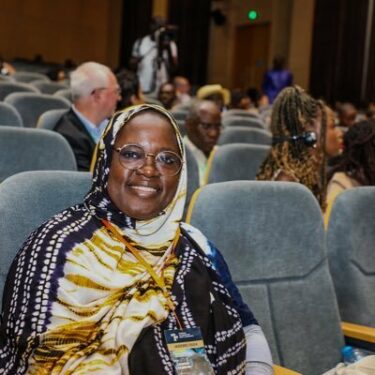 Article : Fake checking: entretien podcast avec Fatouma Harber Activiste & Blogueuse du Mali